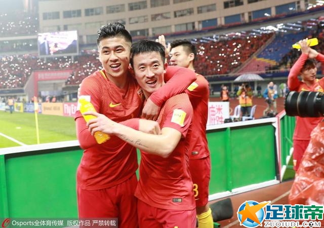 另外，垄断企业继续收购娱乐产业包括网站、有线电视、电视宣传机构、航空公司及饭店。